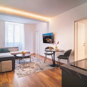 https://da-arena-premium-apartments-with-free-parking-brand-new.pula-hotels.org